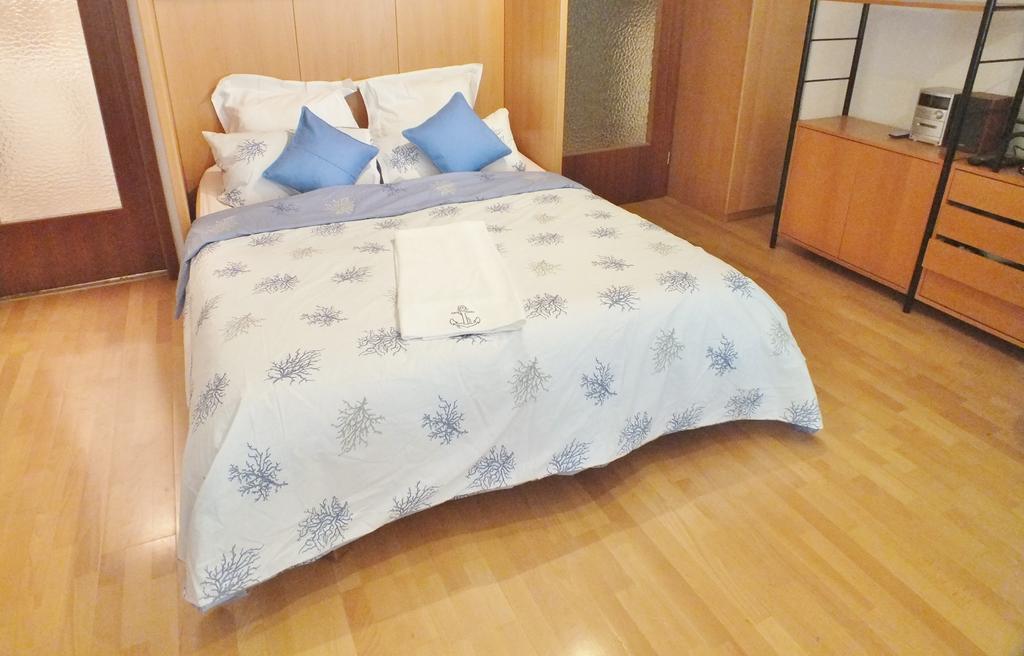 Fantastic Modern With Large Private Terrace Apartment *
